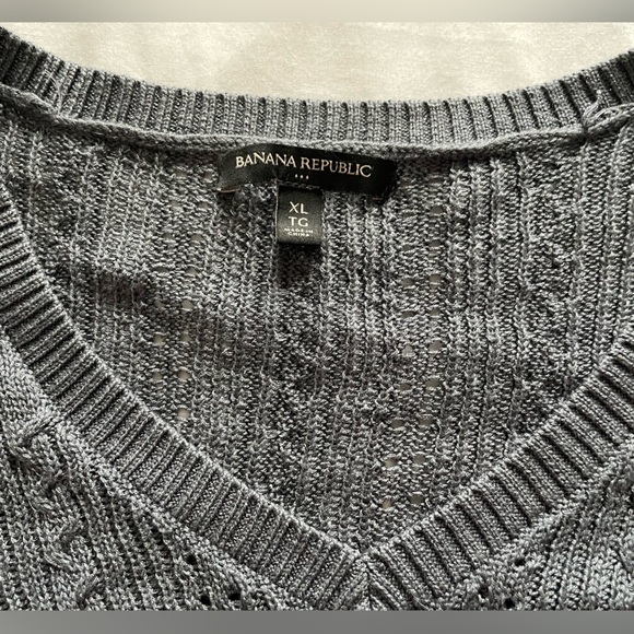 Banana Republic Grey V-Neck Cable Knit Sweater, Size XL - Picture 2 of 2